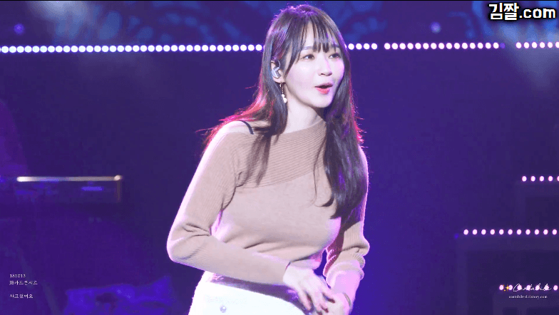 데이터) 너무 열일하는 외모 강민경