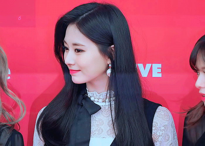 골든 디스크 레드카펫 미나.쯔위