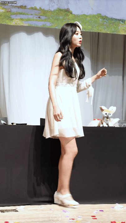 181207 팬사인회 끝나고 청소하는 착한 지수