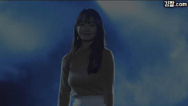 데이터) 너무 열일하는 외모 강민경