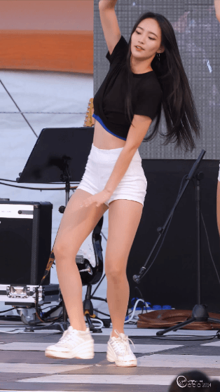 이나경 치어리더.gif