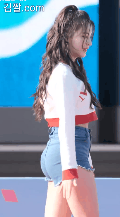 청핫팬츠 낸시 뒤태 옆태