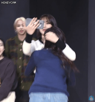 톳티비 원스와 가족사진 찍기