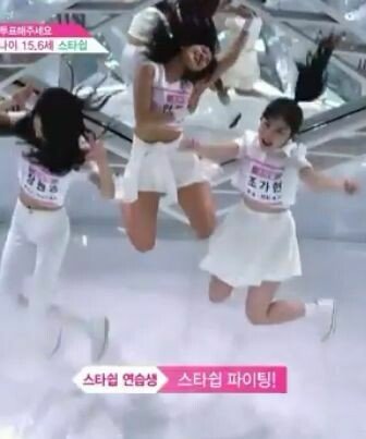 무중력 현역 아이돌