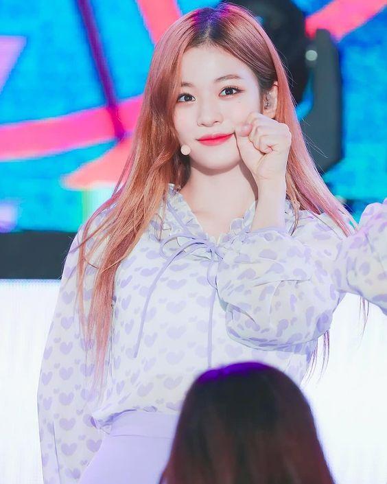 프로미스나인 이채영