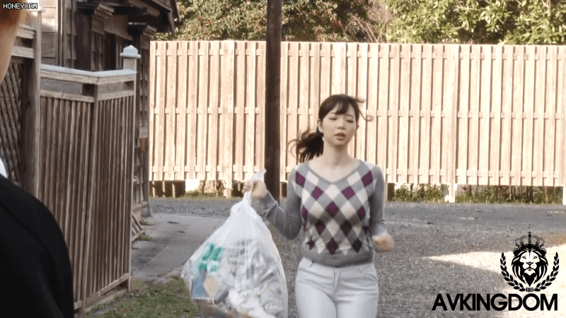 쓰레기 버리는 처자