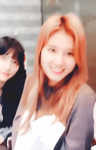 오늘자 브이앱 트와이스 미나 사나 모모 [108mb]