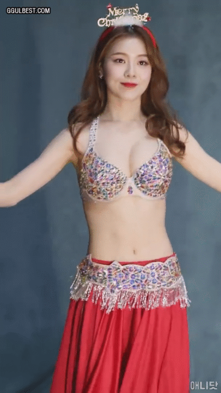 밸리댄스 임성미 캐롤공연.gif