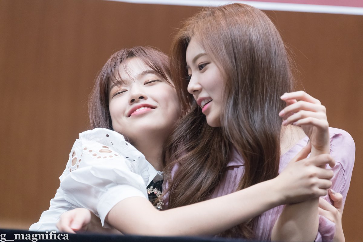 사이 좋은 안유진 강혜원 캐미
