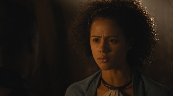 그윽한 눈빛을 주고받는 음바페와 사네