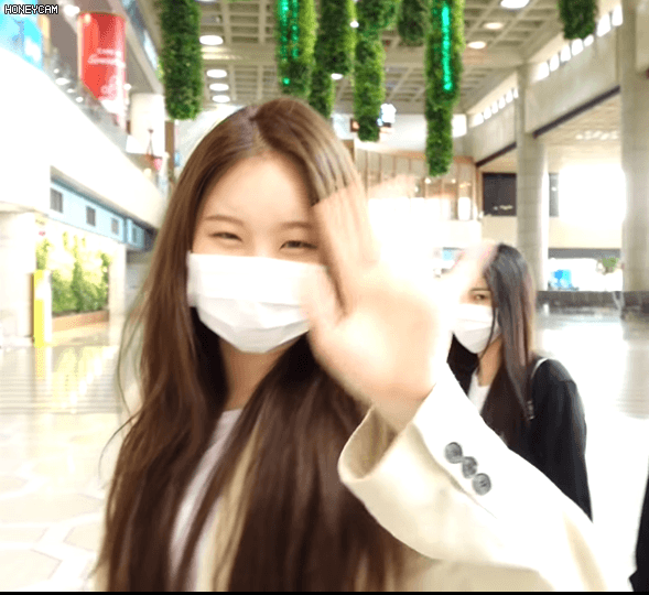 190423 아이즈원 출국