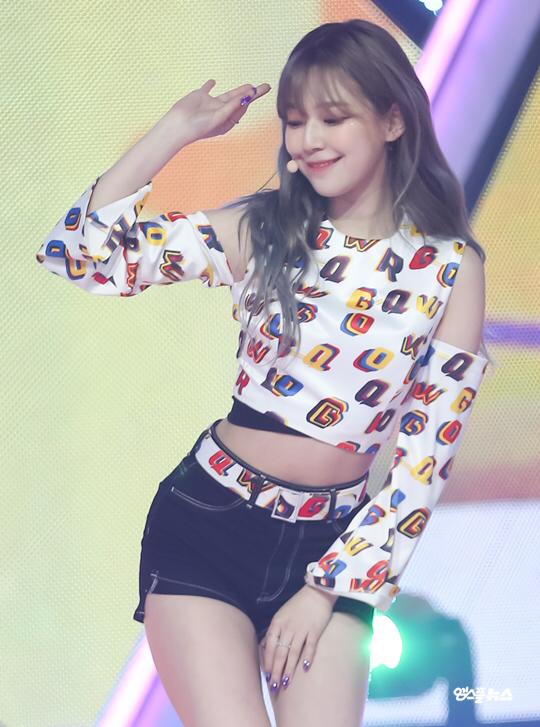 프로미스나인 백지헌