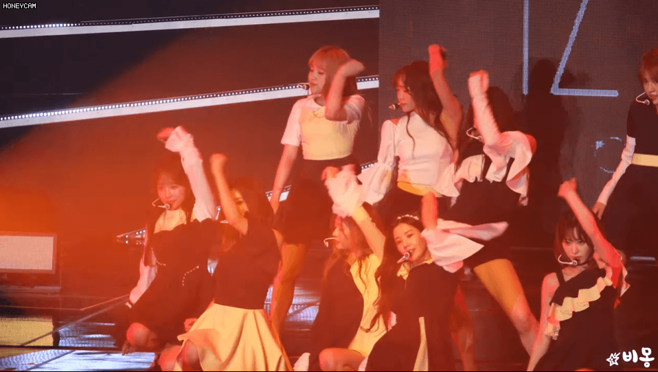 KB Liiv 아이즈원(IZONE) 야부키나코