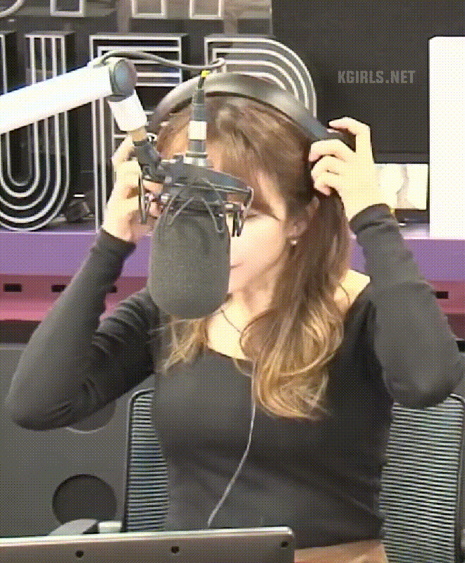 박선영 아나운서 검정티셔츠