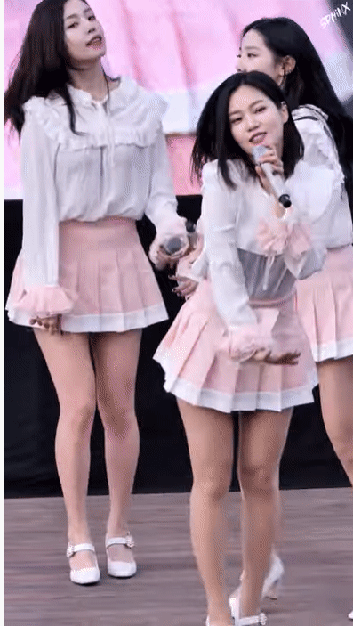 마이크 떨어져도 자연스럽게.. BerryGood 조현 - Oh! Oh! ,풋사과