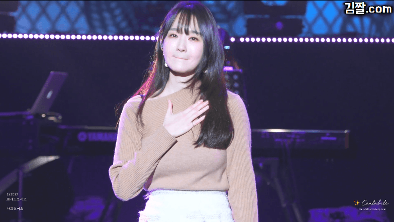 데이터) 너무 열일하는 외모 강민경