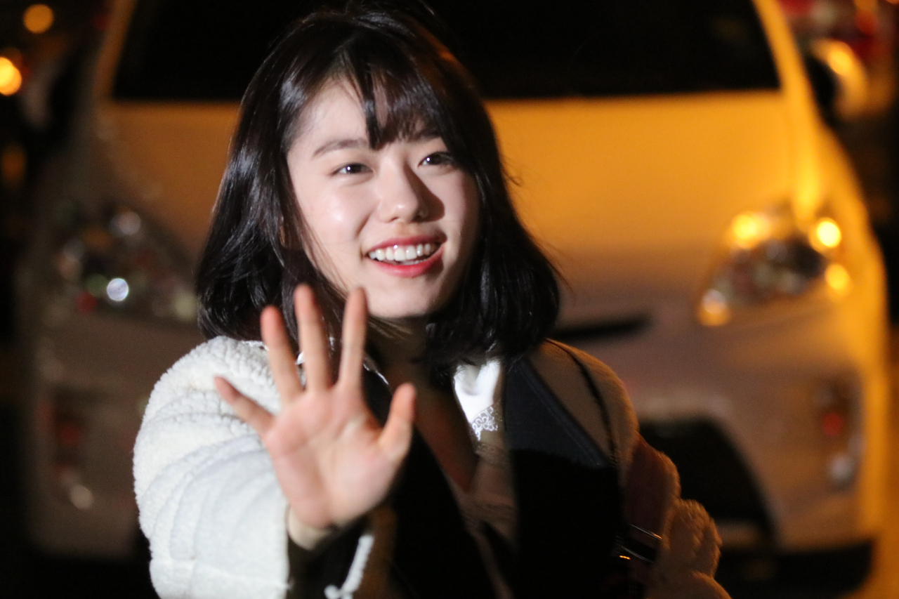 핫팩 나눠주는 소혜