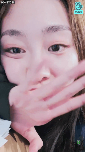 지수 : 전 이렇게 생겼습니다