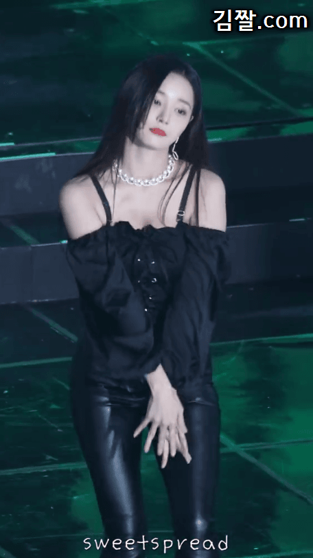 데이터) 모모랜드 연우 가죽바지 직캠