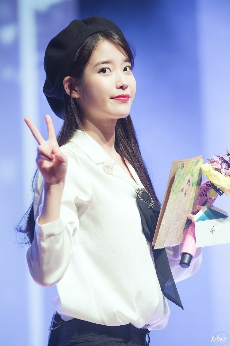 아이유 30장