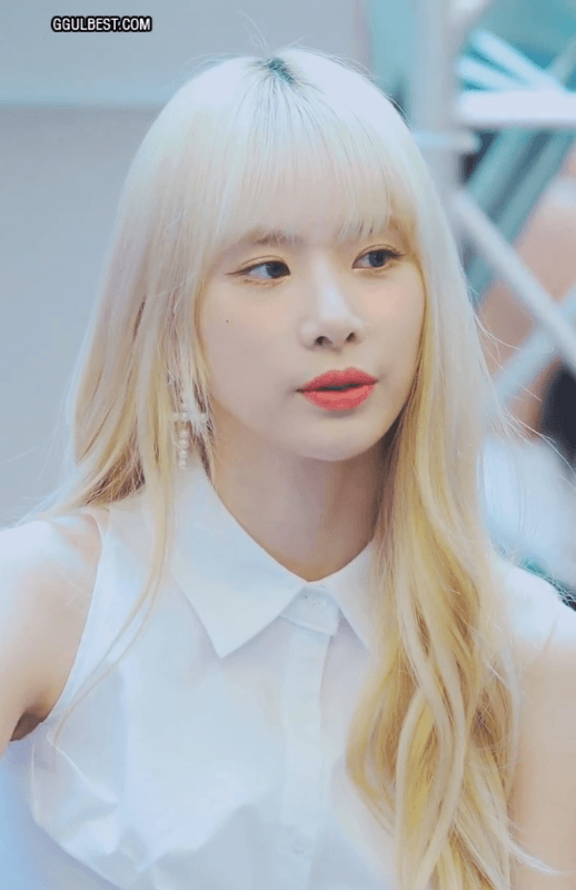 금발 뽀얀 설아