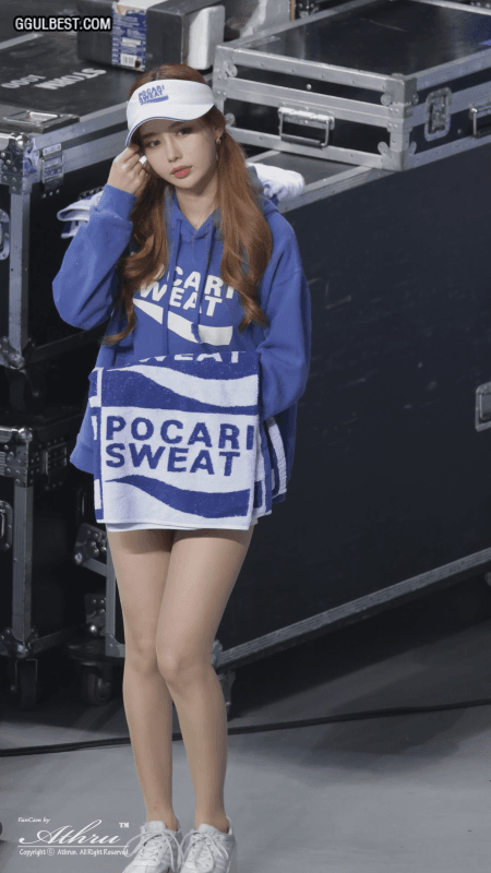 여자농구올스타전 포카리걸.gif
