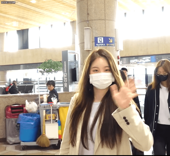 190423 아이즈원 출국