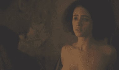 그윽한 눈빛을 주고받는 음바페와 사네