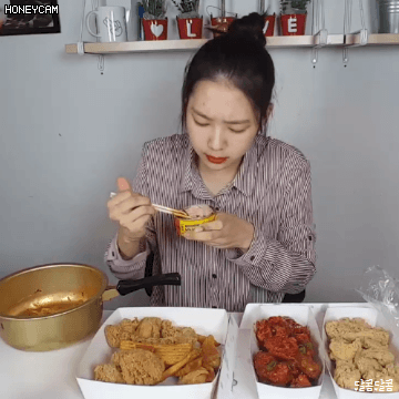 오마이걸 지호 먹방모음