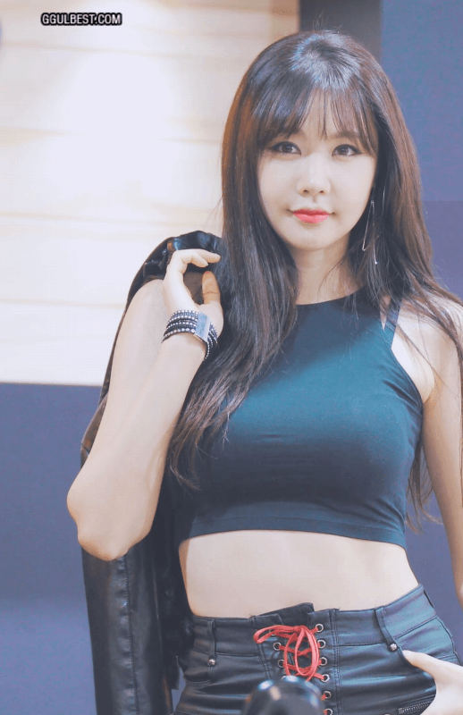 레이싱모델 홍지연 큰가슴.gif