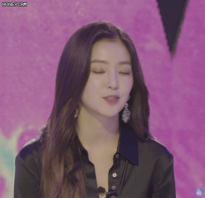 셔츠 단추 네 개 풀은 레드벨벳 아이린