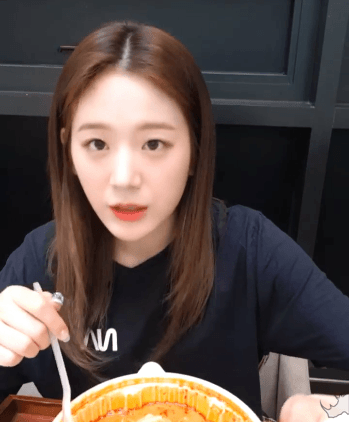 프로미스나인 귤먹방