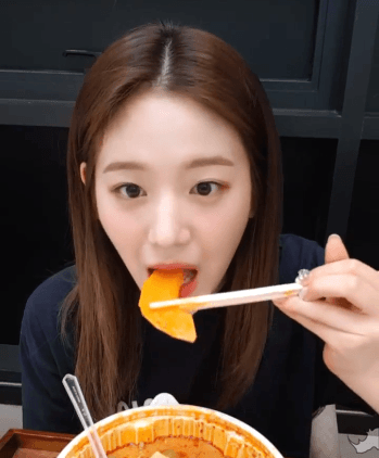 프로미스나인 귤먹방