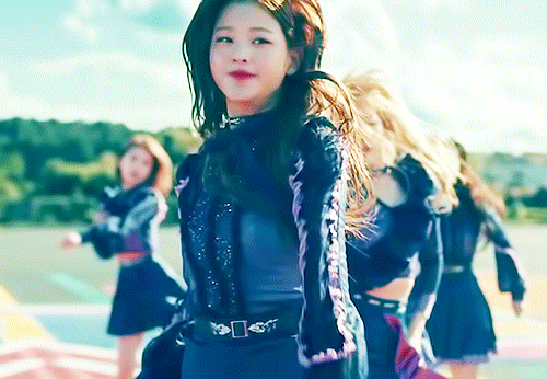 좋아한다고 말하게 하고 싶어 MV 장원영, 김민주