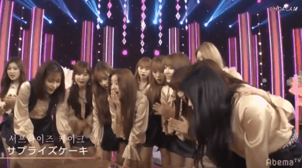 케익받은 아이즈원