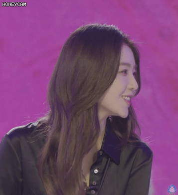 셔츠 단추 네 개 풀은 레드벨벳 아이린
