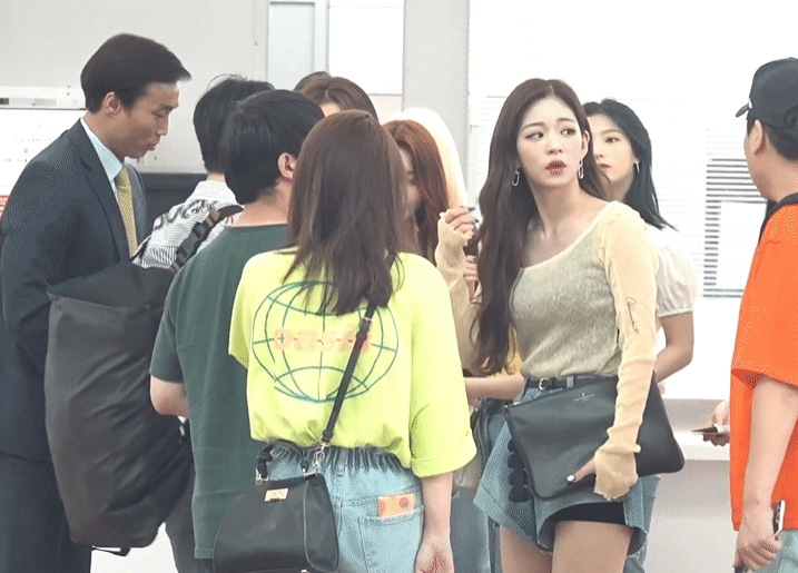 프로미스나인 출국
