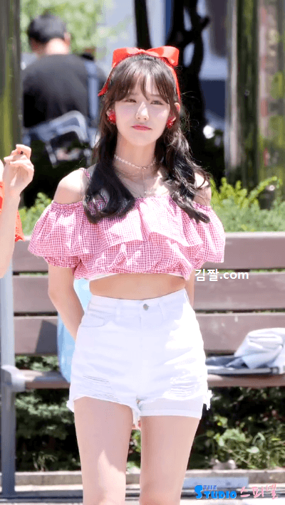 우주소녀 루다(오늘자 음악중심 미니팬미팅)