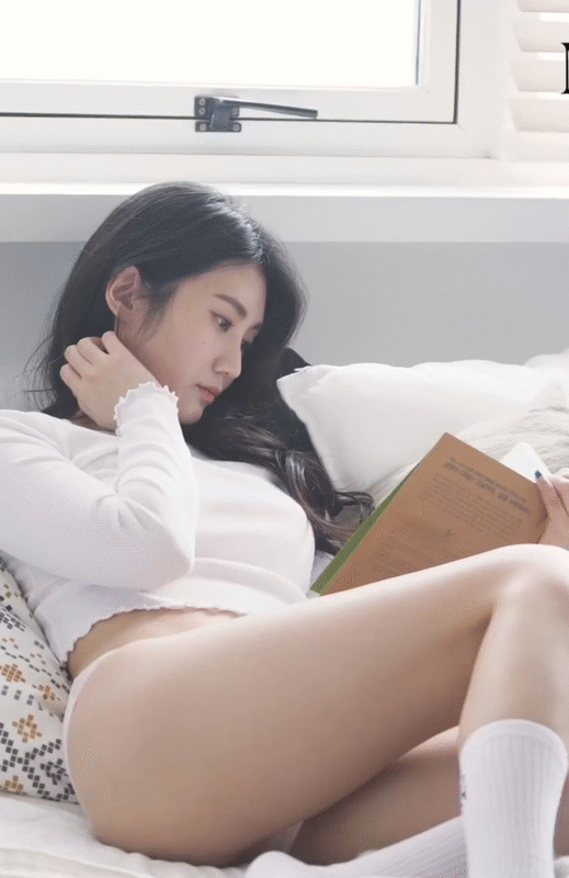 책 읽는 미스맥심 김은진
