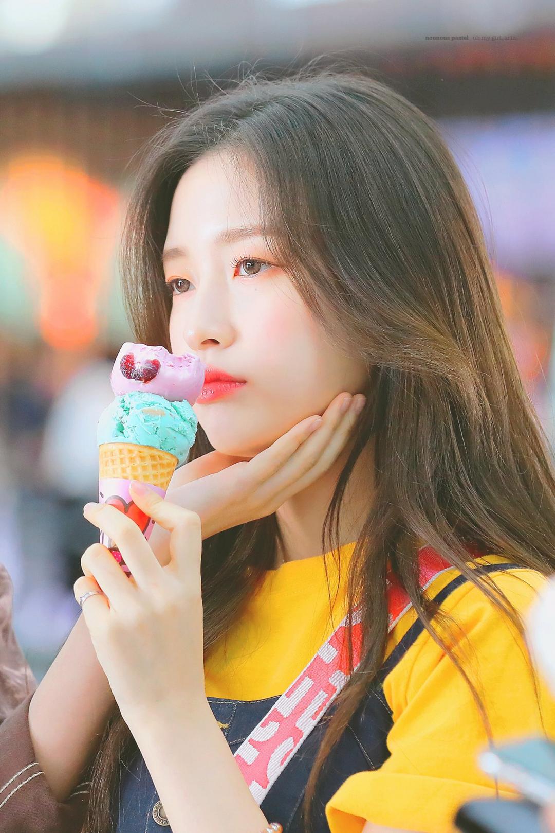 아린이 "아이스크림 한입 먹어"