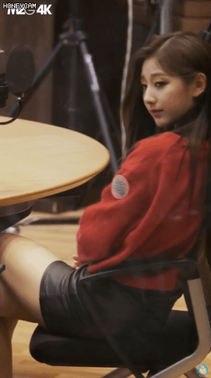 러블리즈 예인이 허벅지
