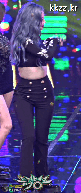 6버튼 검은바지 다현