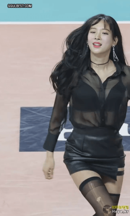치어리더 찢어진 검스..