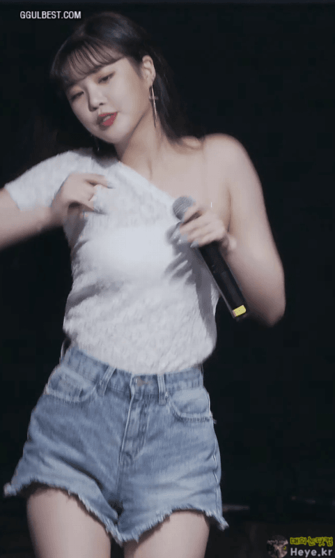 원오프숄더 여자아이들 수진