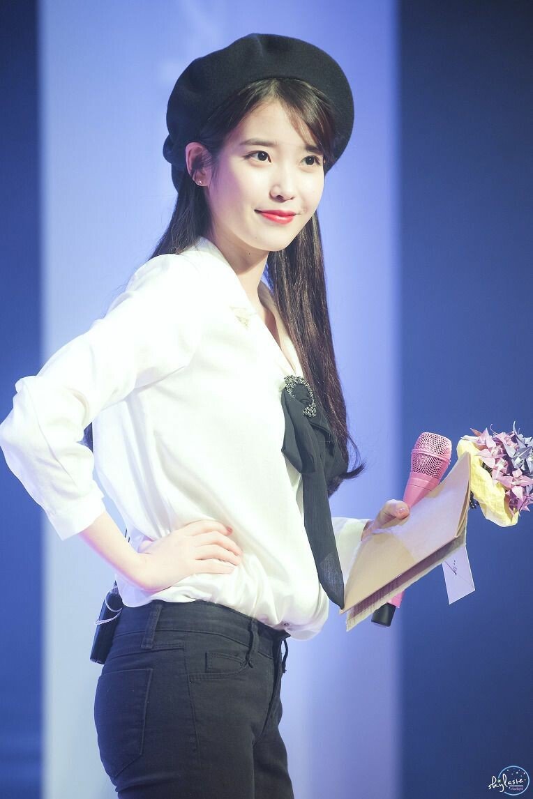 아이유 30장