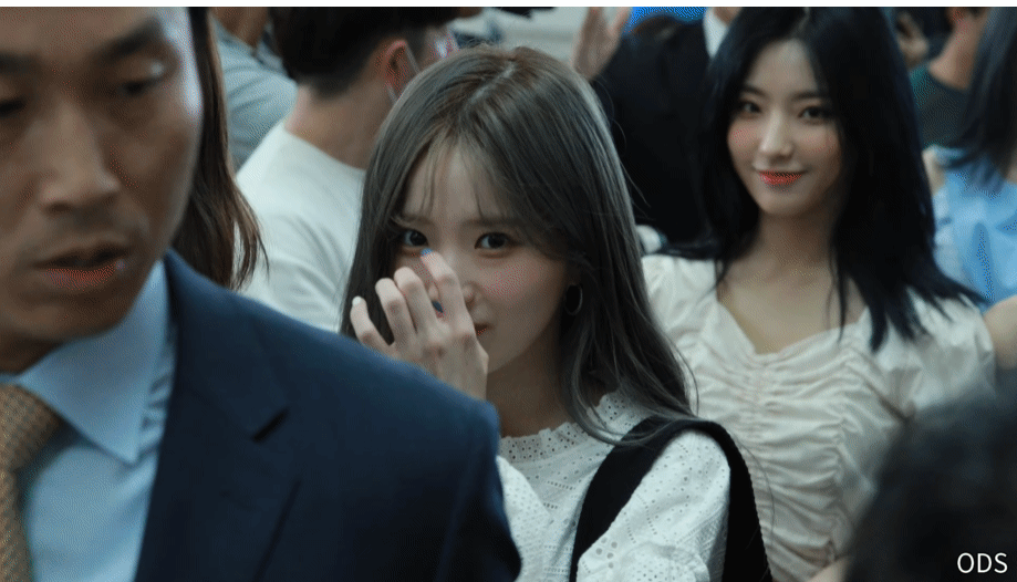 프로미스나인 출국