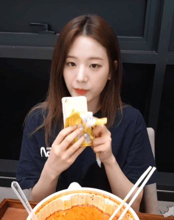 프로미스나인 귤먹방