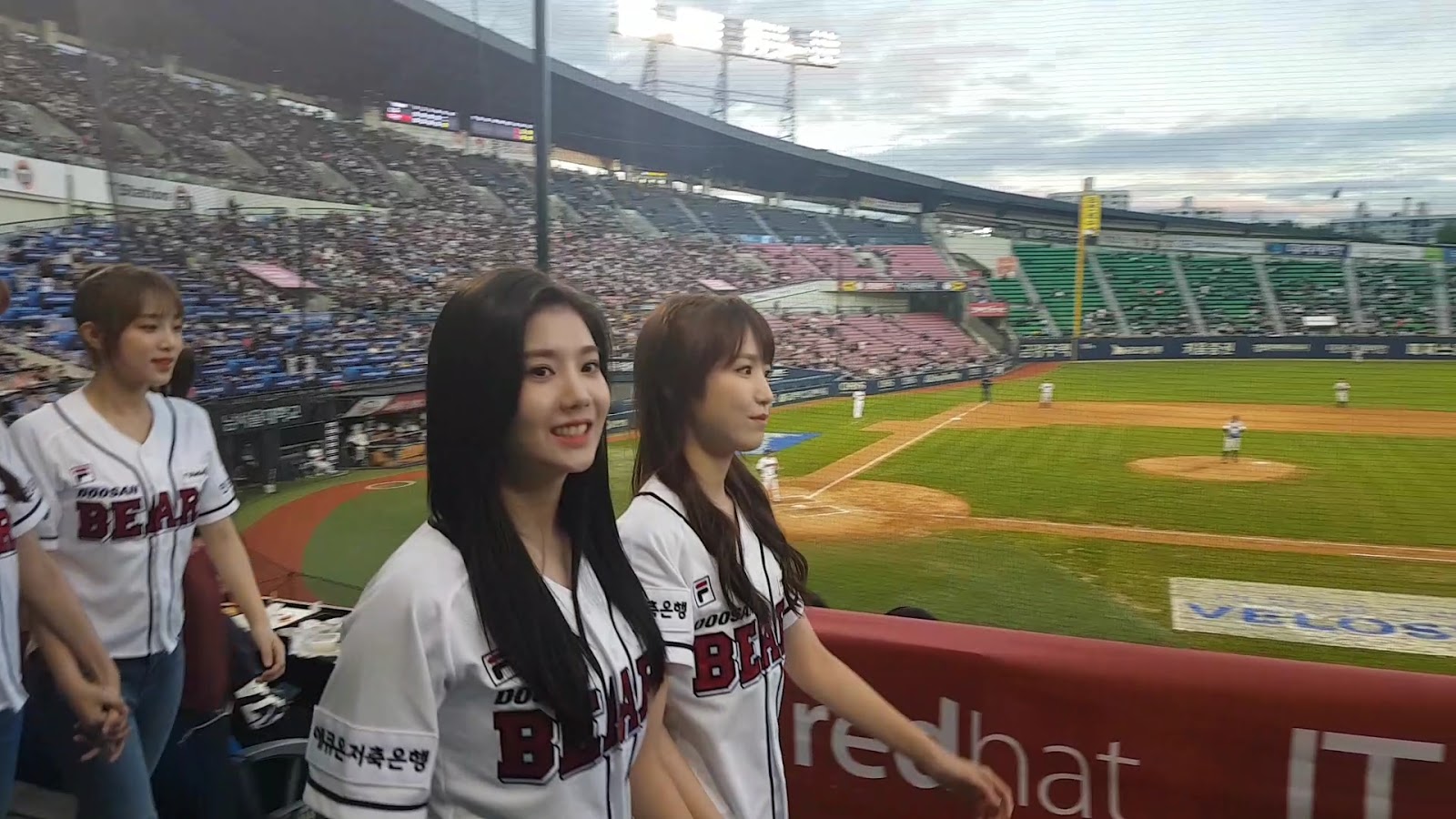 아이즈원 강혜원 안유진 권은비 (고화질 55장)