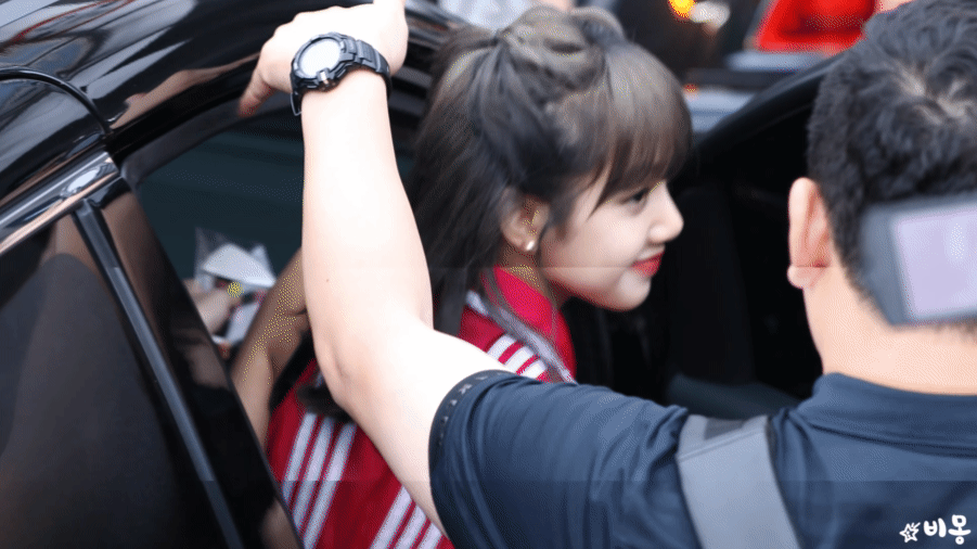 블랙핑크 리사 입국