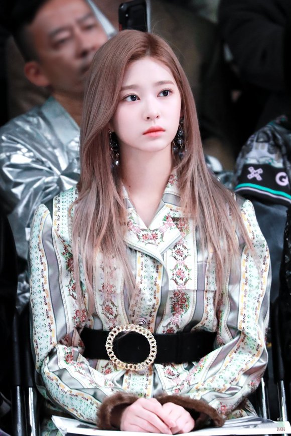 패션쇼 참석한 민주